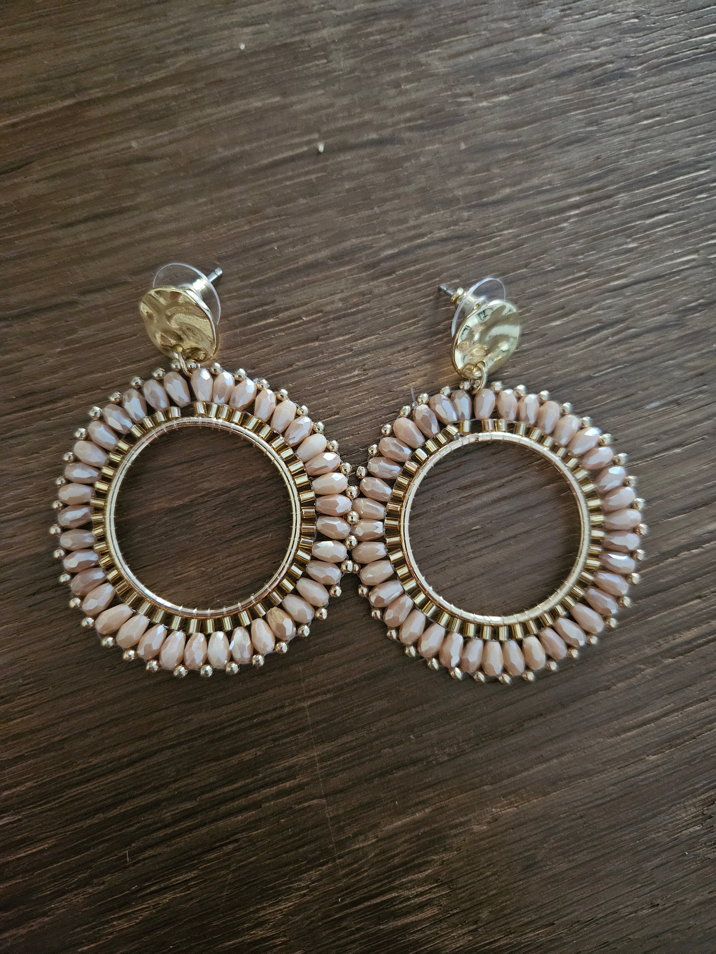 Oorbellen rond champagne