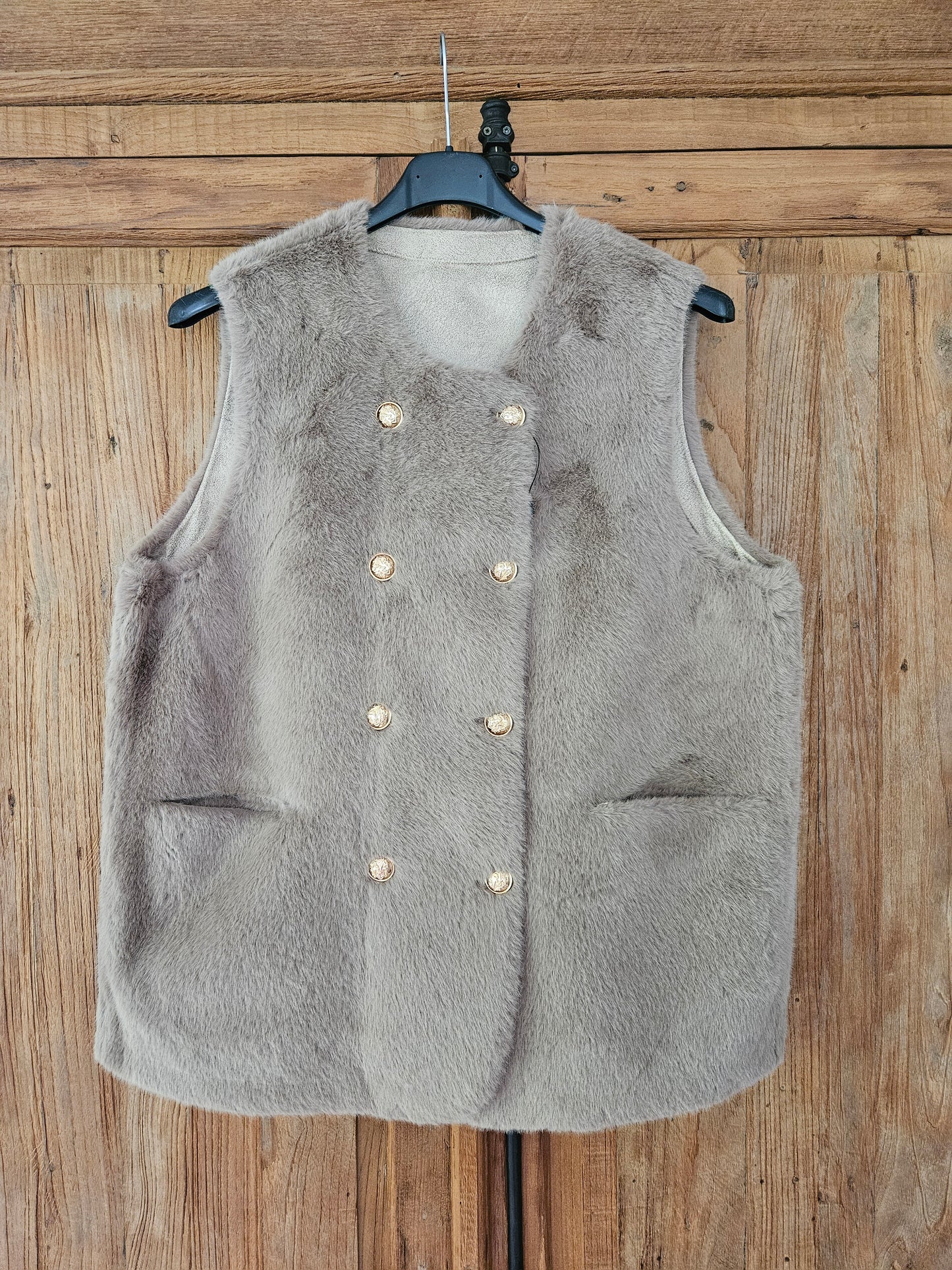 Gilet bontje gouden knoop