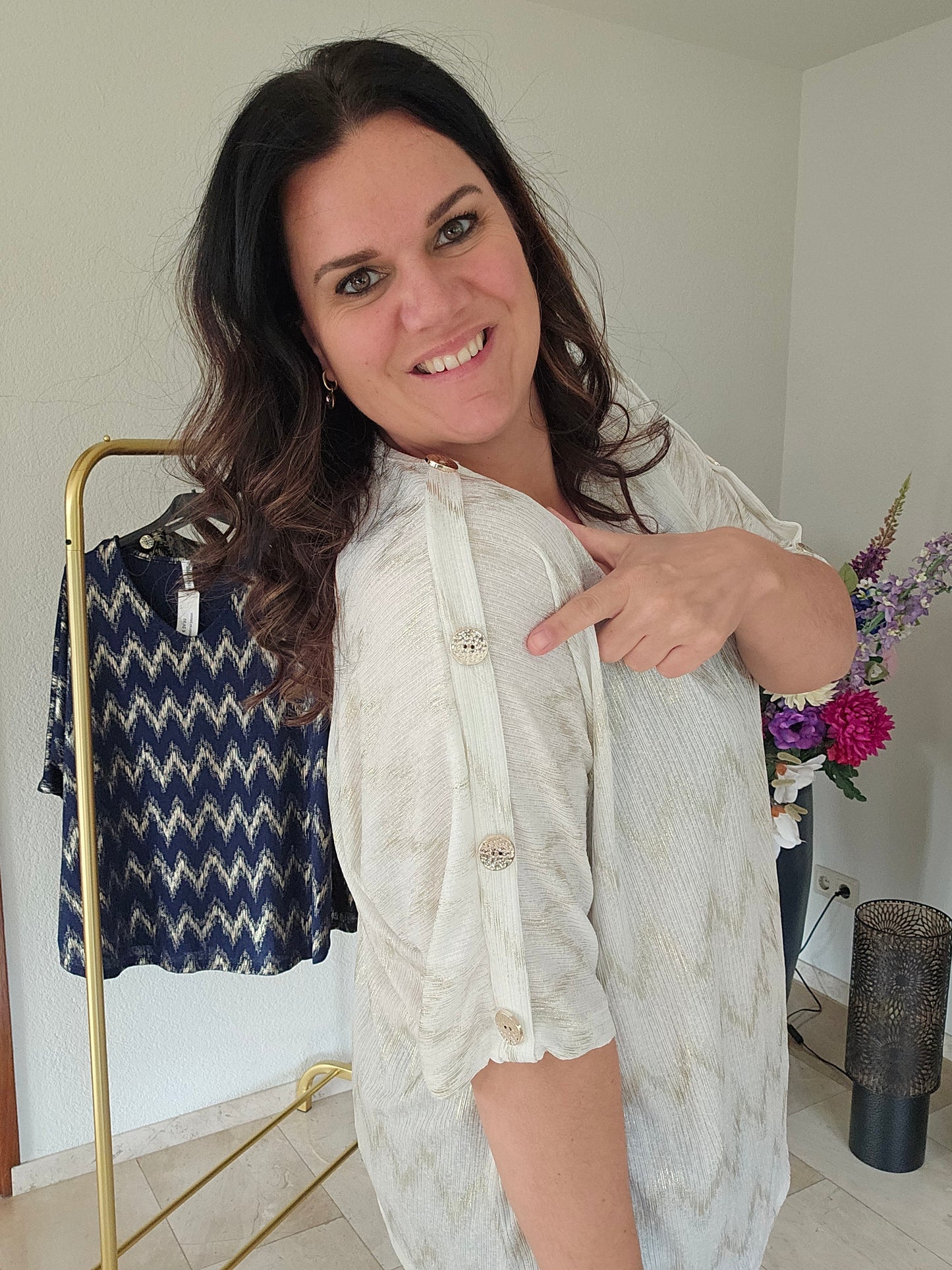 Blouse touch of gold
