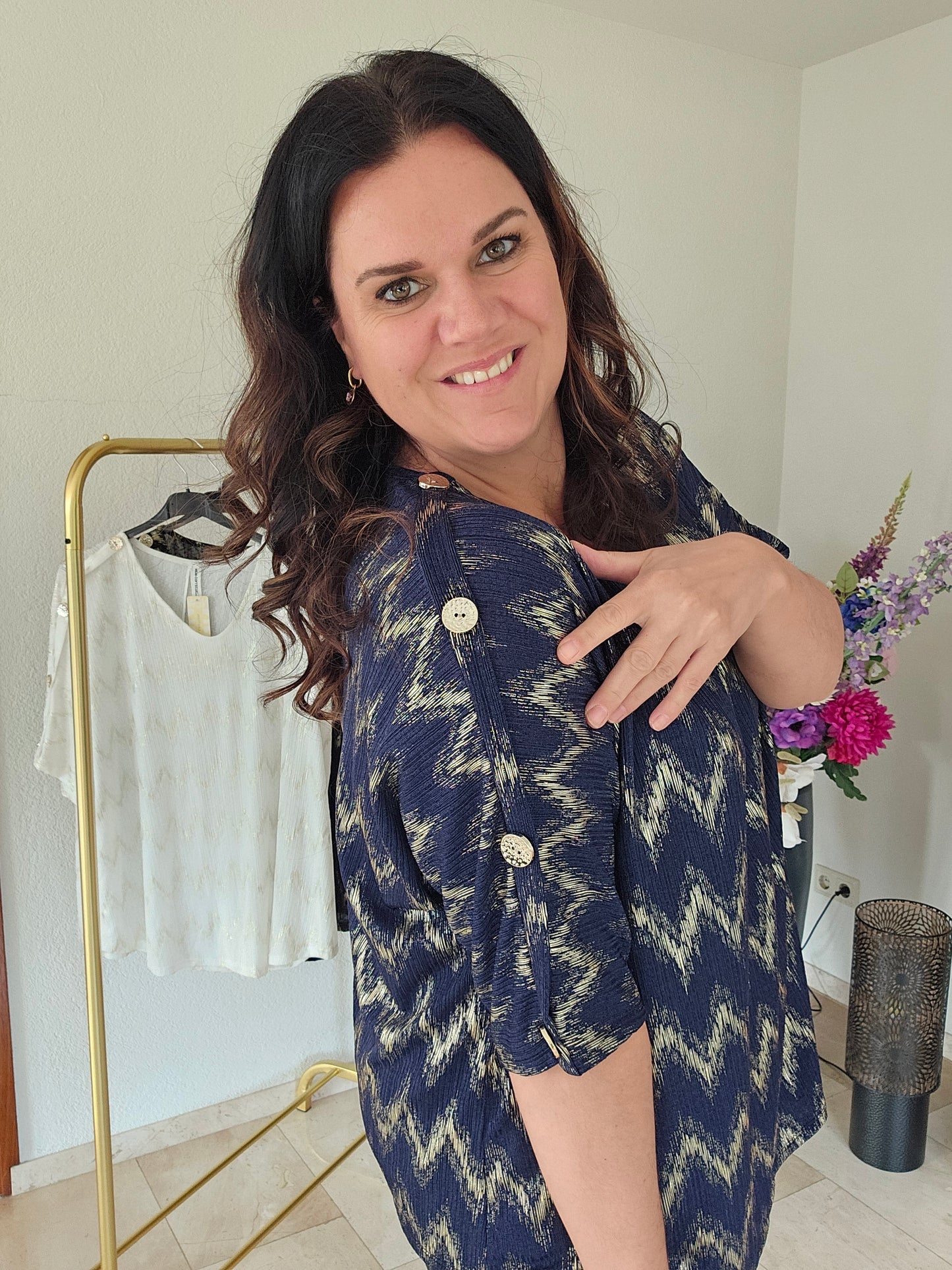 Blouse touch of gold